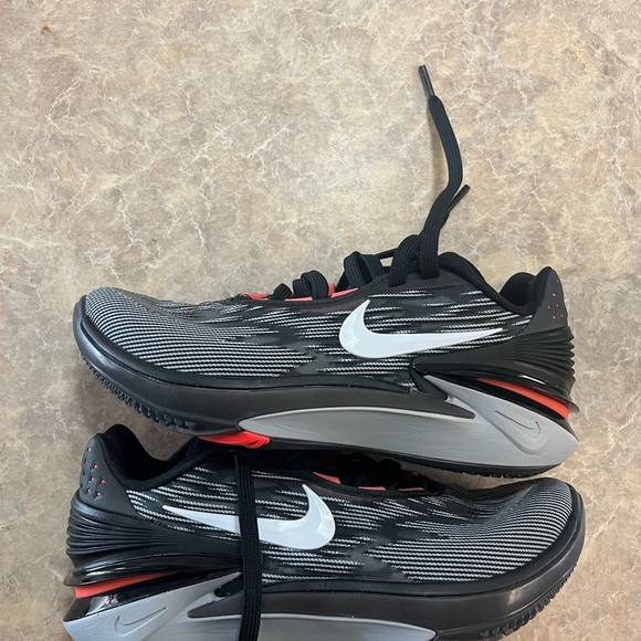 Nike GT Cut 2 size 5 Men’s/ size 5 kids/ size 6.5 women’s - Picture 5 of 5